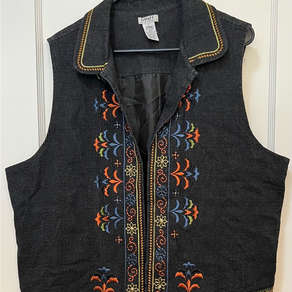 Graff By Um Company Womens Size 1X Black Embroidered BOHO Cottagecore Vest